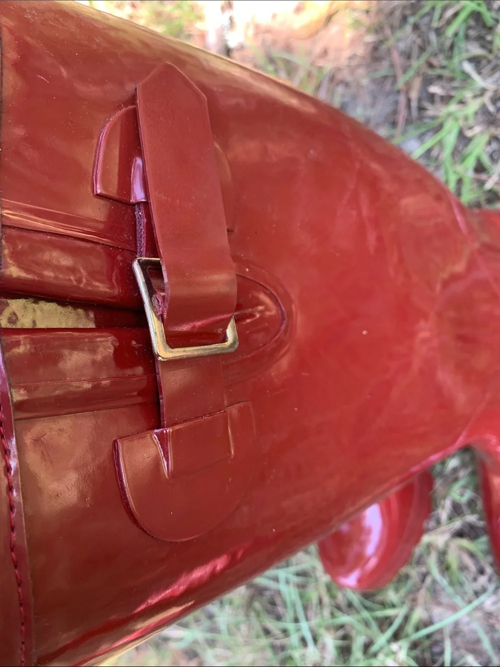 Gianni Bini bold glossy